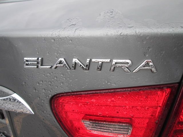 Hyundai Elantra 2010 photo 4