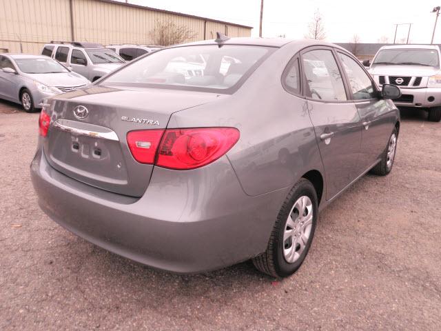 Hyundai Elantra 2010 photo 3
