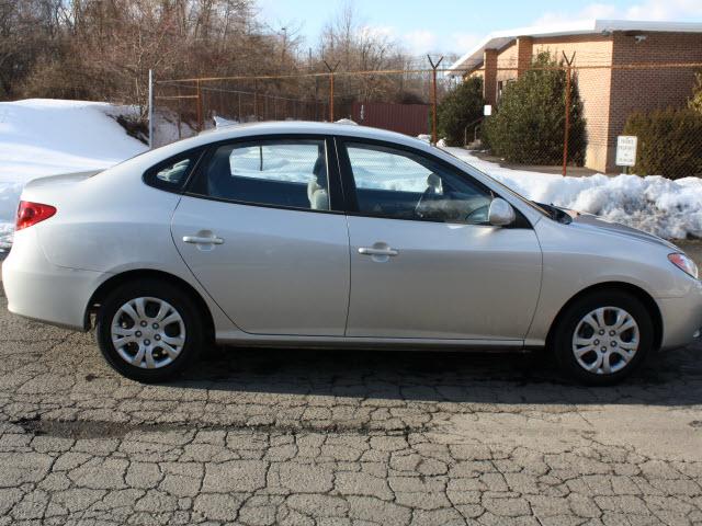 Hyundai Elantra 2010 photo 1