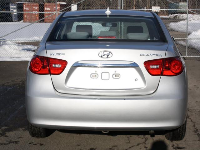 Hyundai Elantra 2010 photo 3
