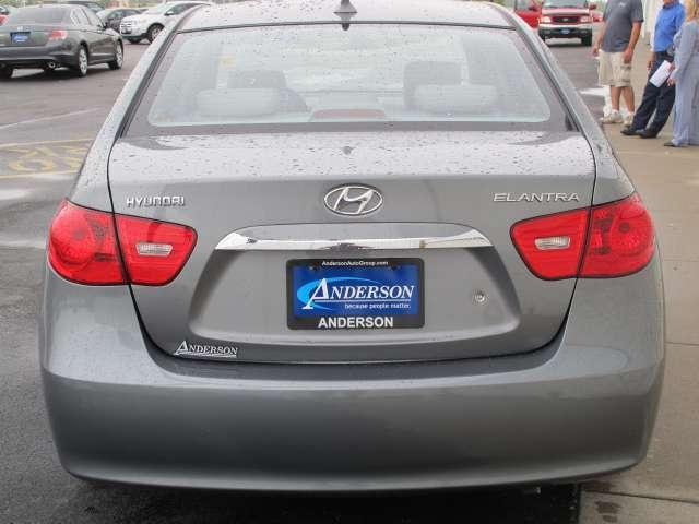 Hyundai Elantra 2010 photo 4