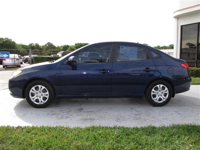 Hyundai Elantra 2010 photo 3