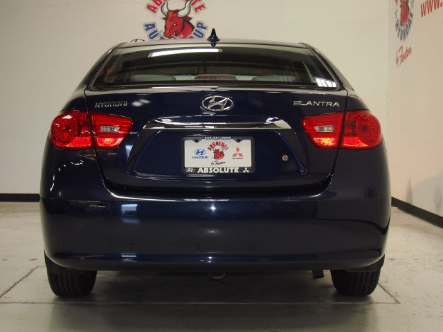 Hyundai Elantra 2010 photo 2