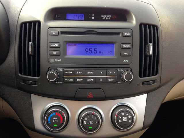 Hyundai Elantra 2010 photo 1