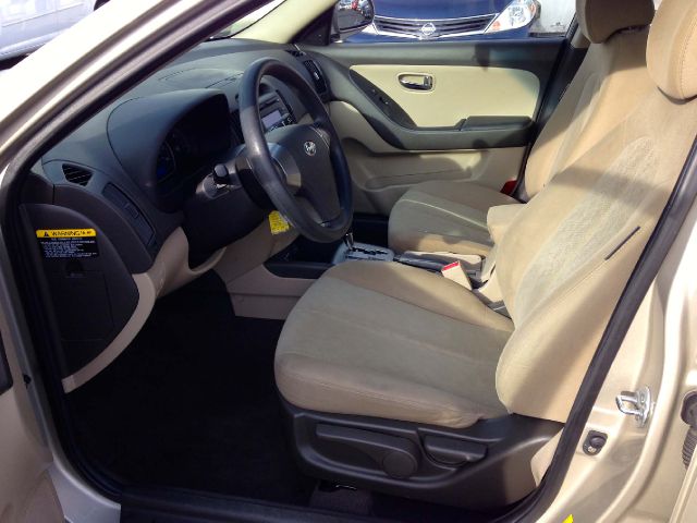 Hyundai Elantra 2010 photo 4