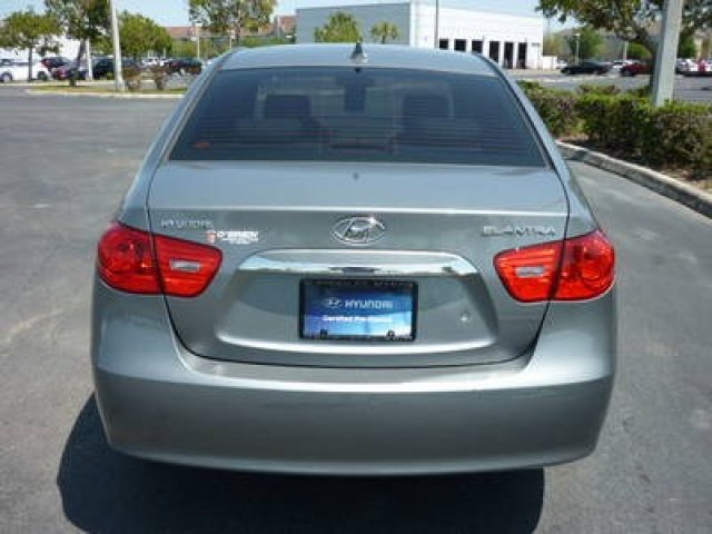 Hyundai Elantra 2010 photo 1