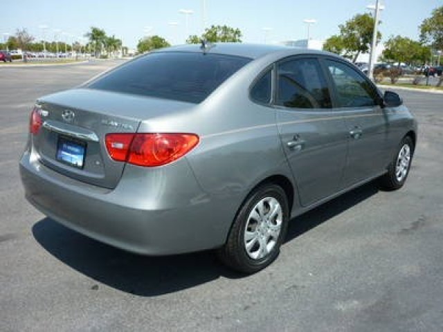 Hyundai Elantra 2010 photo 3