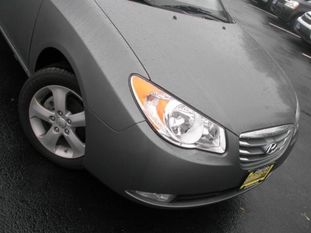Hyundai Elantra 2010 photo 1