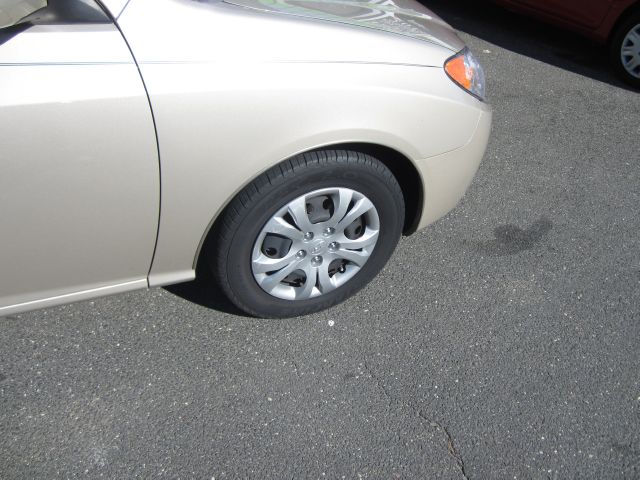 Hyundai Elantra FWD 4dr Sport Sedan