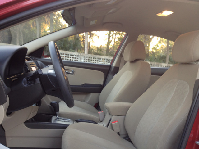 Hyundai Elantra 2010 photo 1