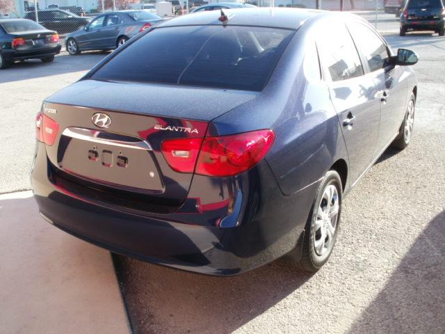 Hyundai Elantra 2010 photo 3