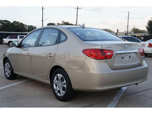 Hyundai Elantra 2010 photo 2