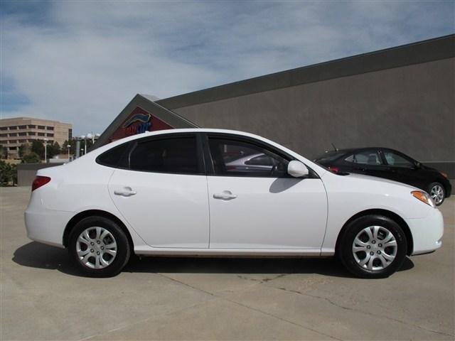 Hyundai Elantra 2010 photo 1