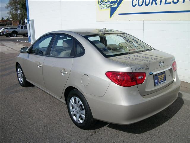 Hyundai Elantra 2010 photo 4