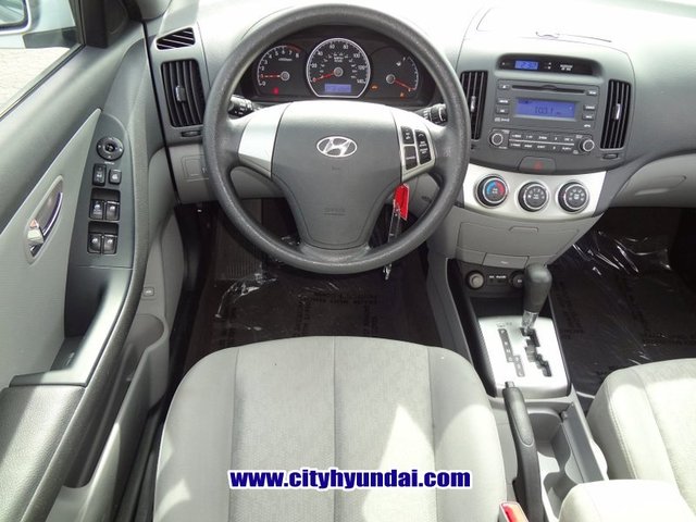 Hyundai Elantra 2010 photo 1