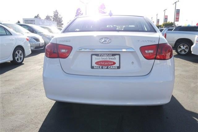 Hyundai Elantra 2010 photo 1