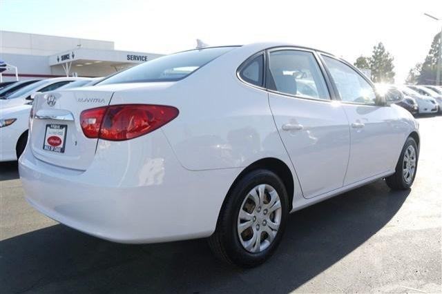 Hyundai Elantra 2010 photo 2