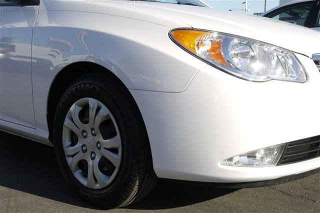 Hyundai Elantra 2010 photo 4