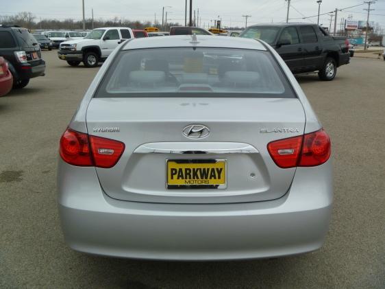 Hyundai Elantra 2010 photo 2