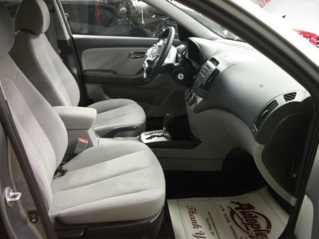Hyundai Elantra 2010 photo 2