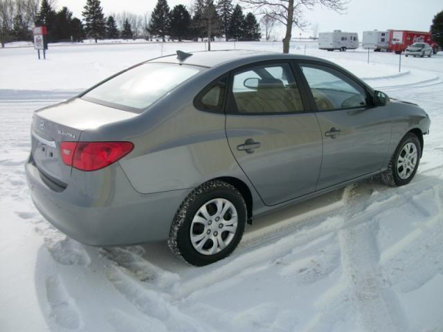 Hyundai Elantra 2010 photo 3