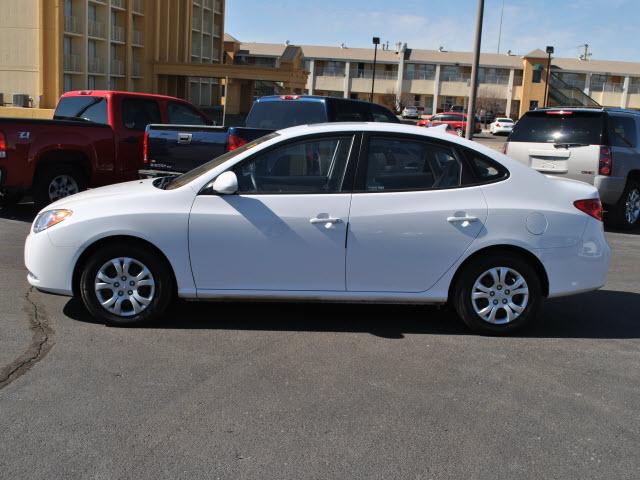 Hyundai Elantra 2010 photo 1