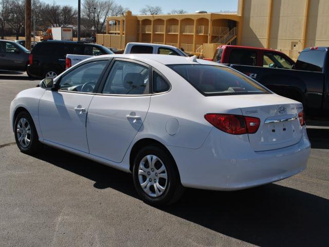 Hyundai Elantra 2010 photo 2