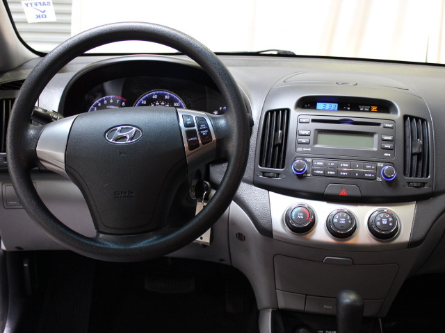 Hyundai Elantra 2010 photo 1