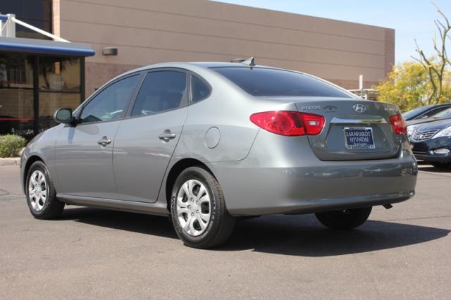 Hyundai Elantra 2010 photo 4