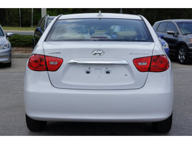 Hyundai Elantra 2010 photo 1