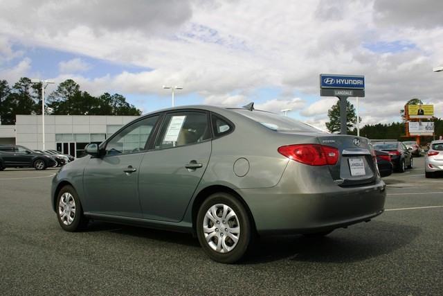 Hyundai Elantra 2010 photo 1