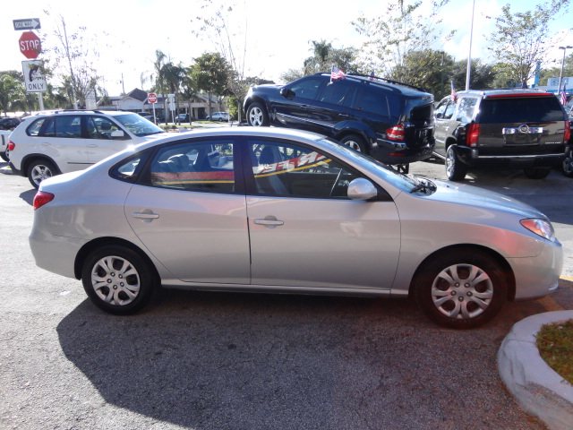 Hyundai Elantra 2010 photo 2