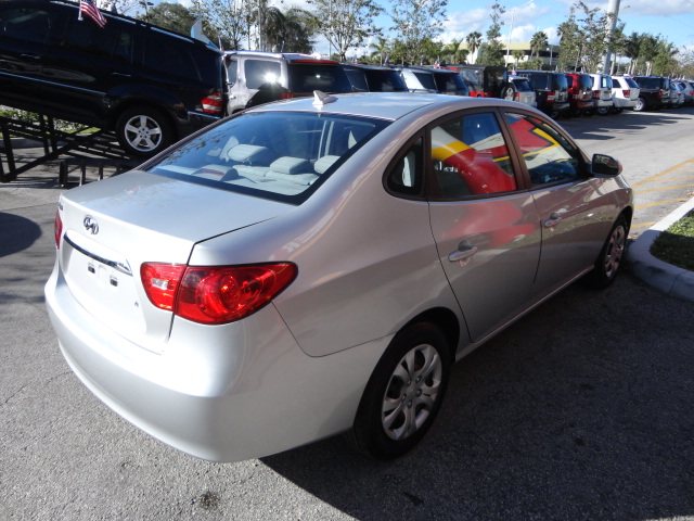 Hyundai Elantra 2010 photo 5