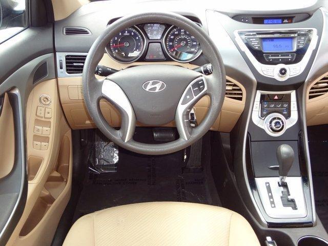 Hyundai Elantra 2011 photo 3