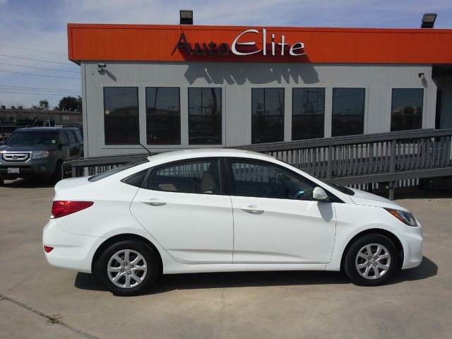 Hyundai Elantra 2011 photo 2