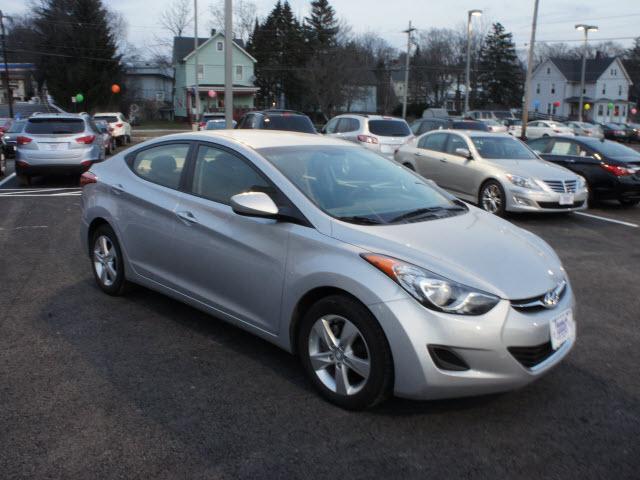 Hyundai Elantra 2011 photo 1
