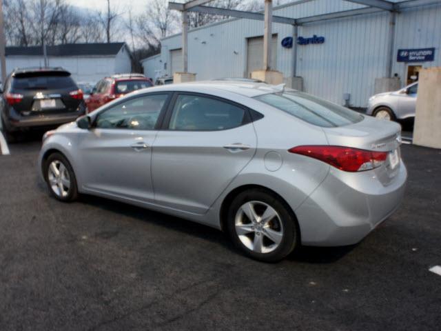 Hyundai Elantra 2011 photo 3
