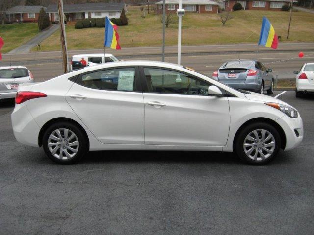 Hyundai Elantra 2011 photo 4