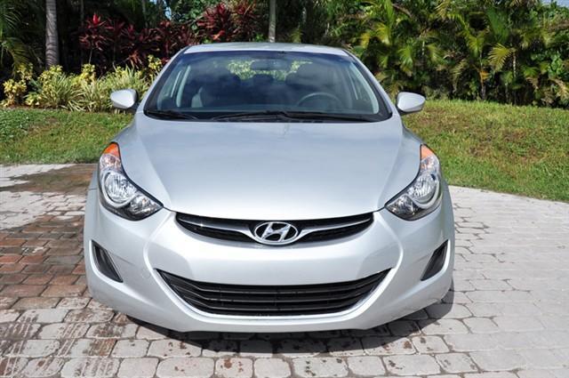 Hyundai Elantra 2011 photo 1