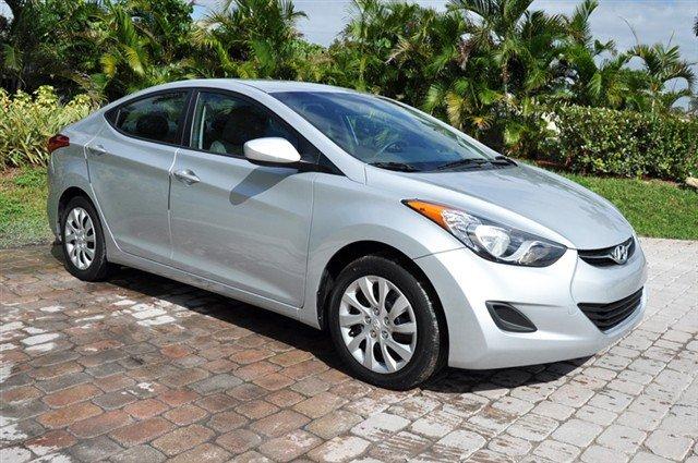 Hyundai Elantra 2011 photo 2