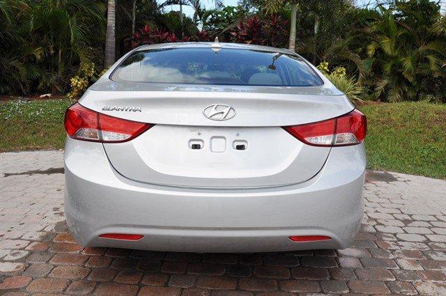 Hyundai Elantra 2011 photo 4