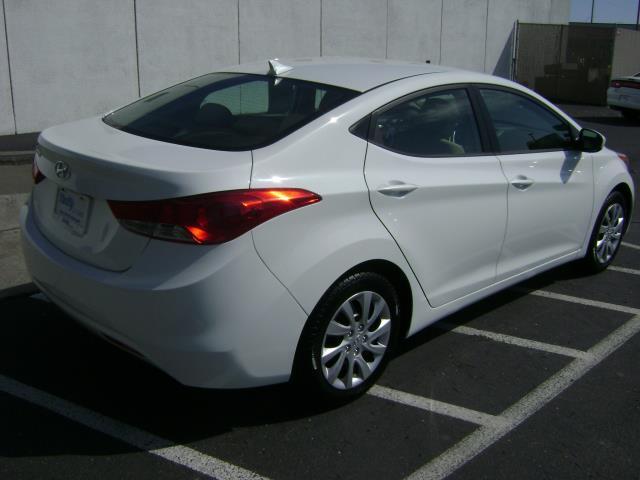 Hyundai Elantra 2011 photo 3