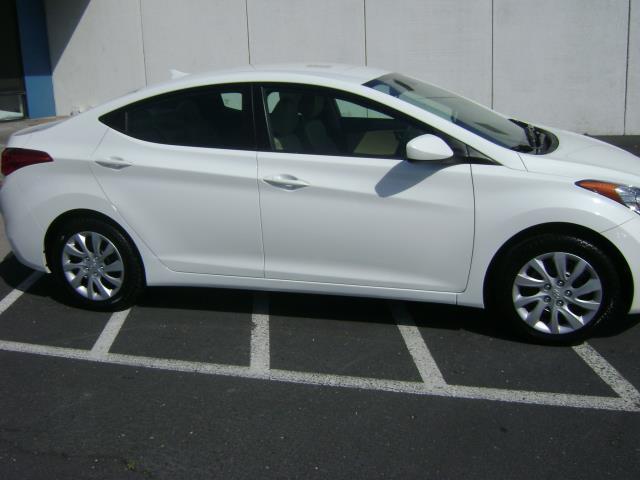Hyundai Elantra 2011 photo 4