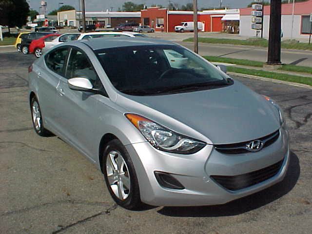 Hyundai Elantra 2011 photo 1