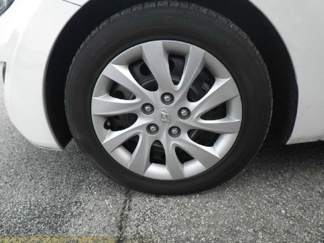 Hyundai Elantra 2011 photo 3