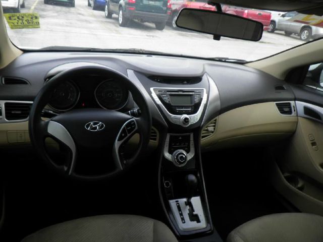 Hyundai Elantra 2011 photo 4