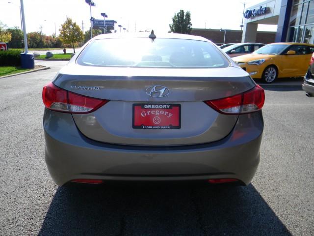 Hyundai Elantra 2011 photo 4