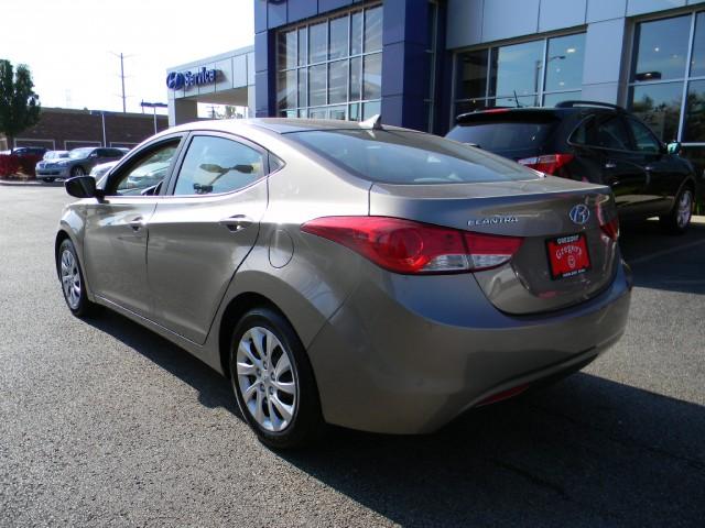 Hyundai Elantra 2011 photo 5