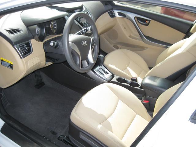 Hyundai Elantra 2011 photo 3