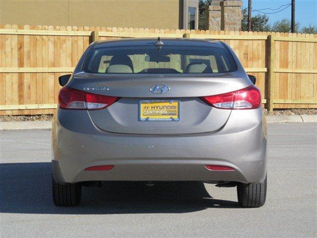 Hyundai Elantra 2011 photo 4